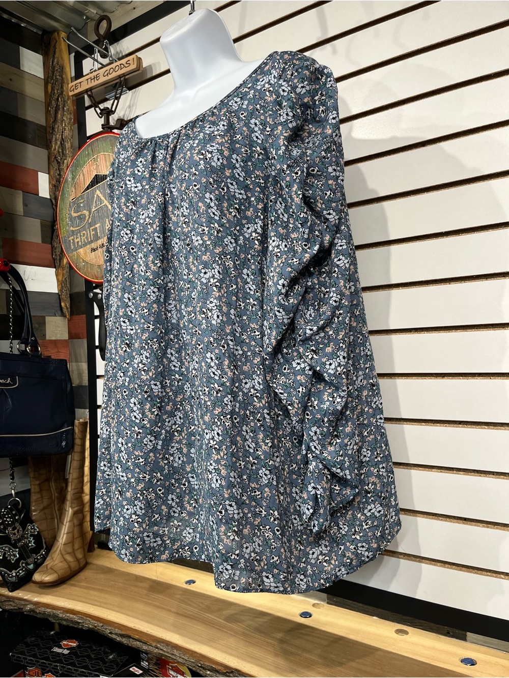 Max Studio ruched-sleeve blouse size 3X - Picture 3 of 9